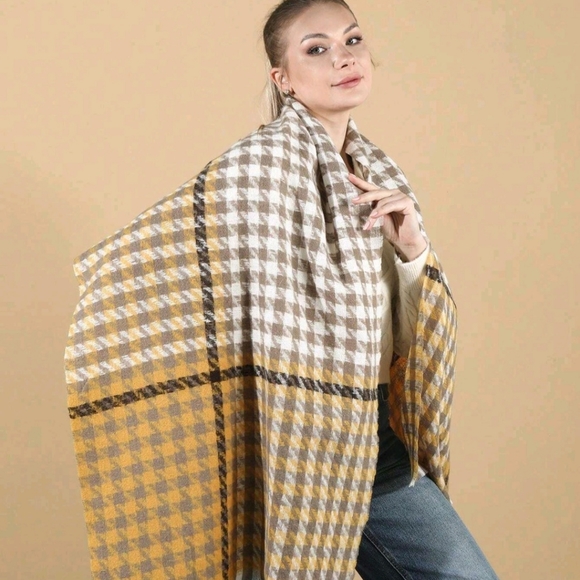 Extra large Plaid print cozy winter scarf - Picture 3 of 4